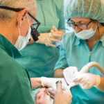 Ecco tutti i vantaggi dell'implantologia dentale. Perché è importante?