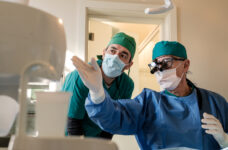 E’ possibile inserire degli impianti dentali senza intervento chirurgico?